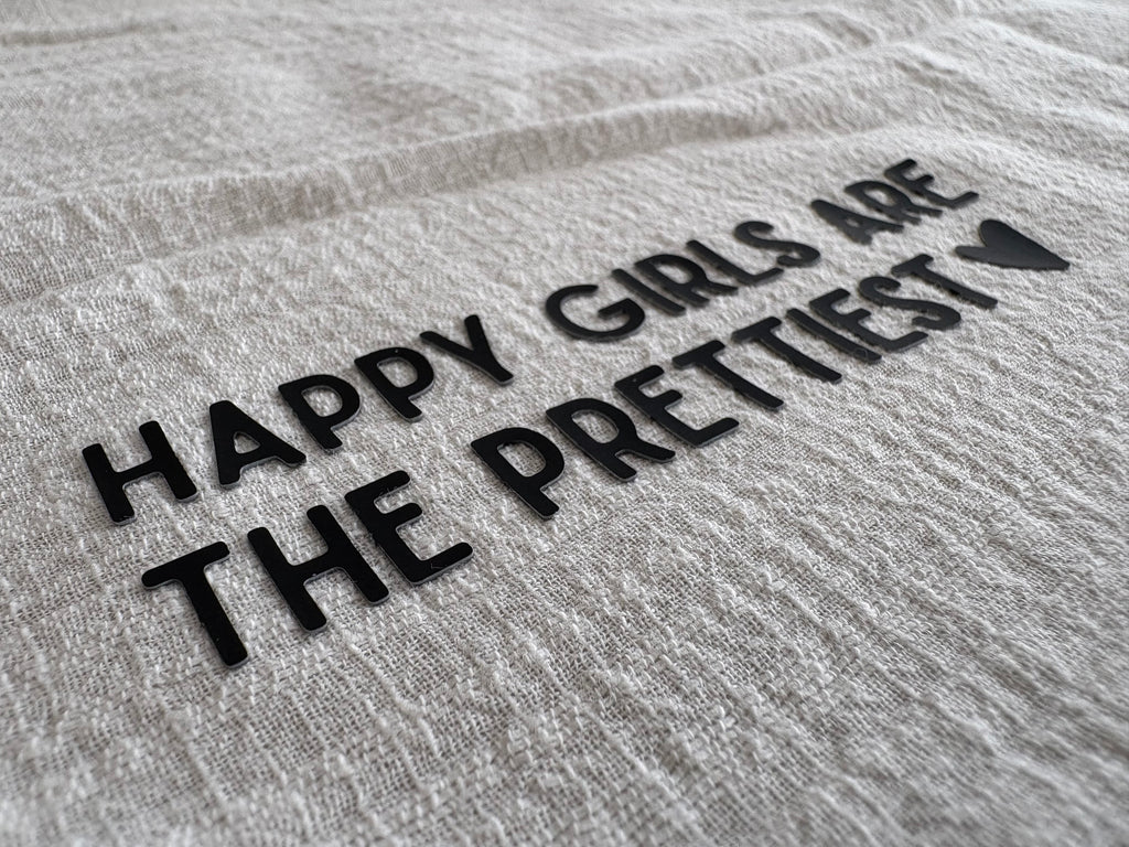 3D strijkapplicatie ‘Happy girls are the prettiest’