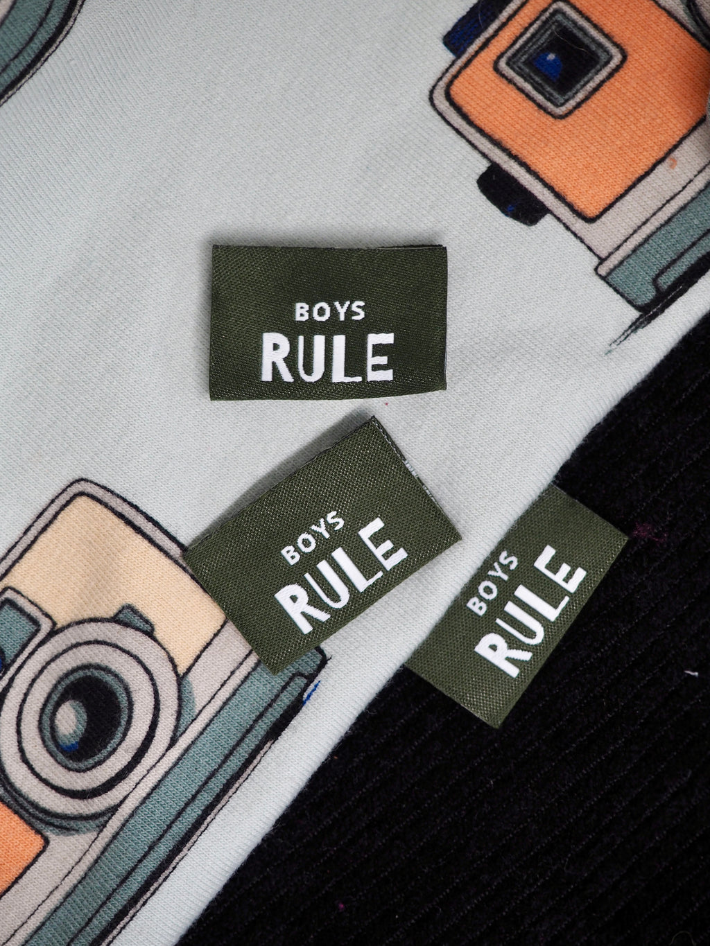 Label 'Boys rule'