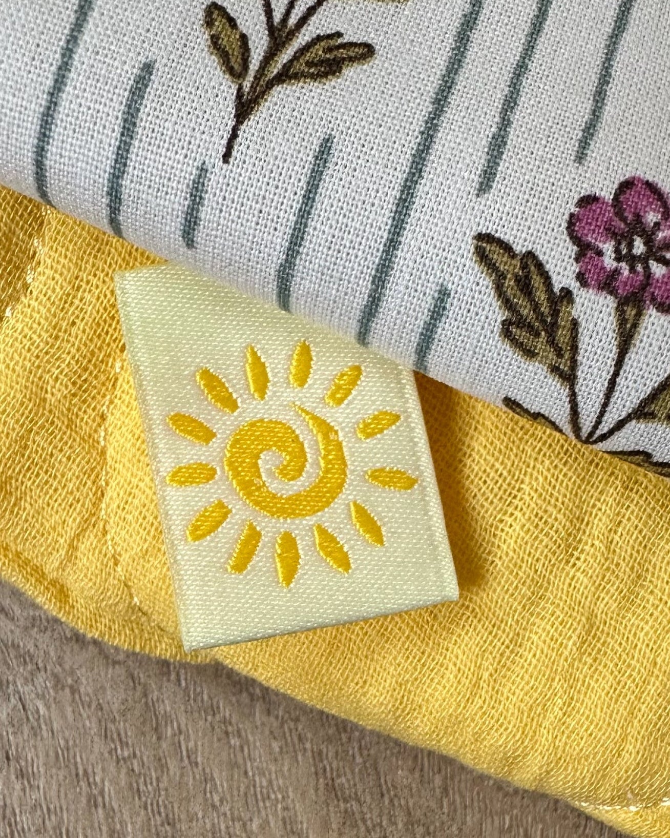 Naailabel Sun van Sewnique